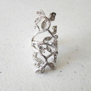 Stunning Large Floral design ring